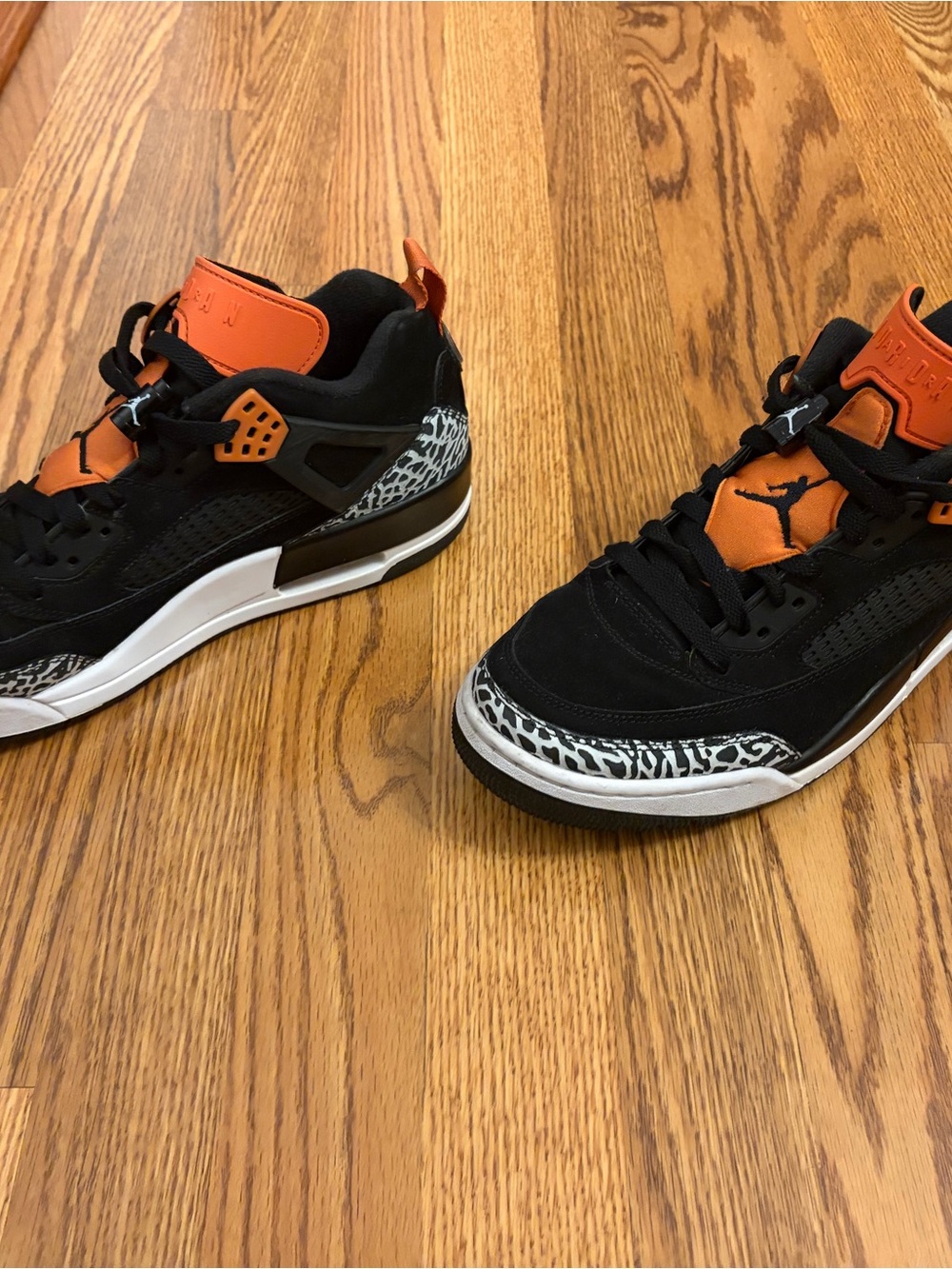 Jordan Spizike Low Halloween Black Starfish FQ1759-008 great pre owned condition